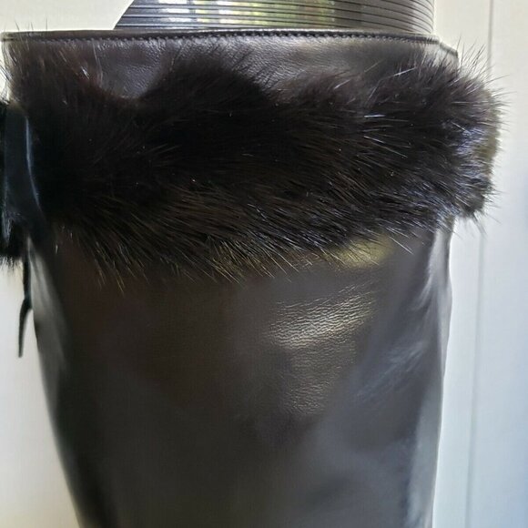 Attilio Giusti Leombruni Black Fur-Trimmed Heeled Boots - Picture 11 of 12